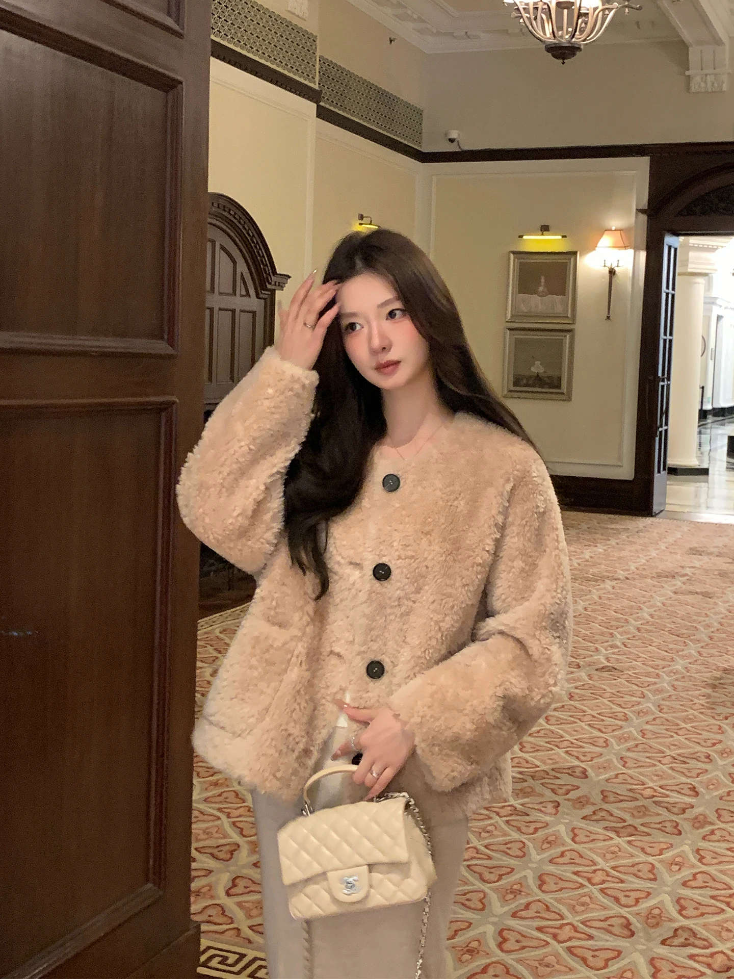 

Korean Sle ort Lamb Fur Jaet Women's Winter New Faion Fake Leather Fur Inteated eep Scissors Velvet Coat MKK Limited