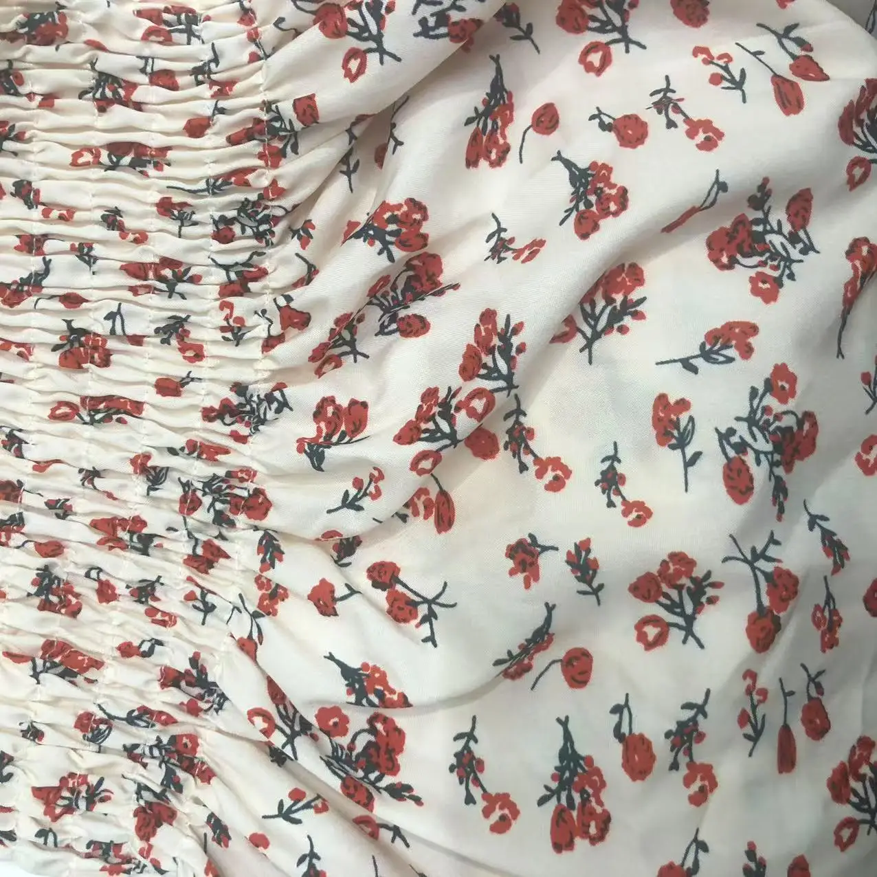 2025 جديد الربيع فستان صيفي المرأة فساتين صغيرة الإناث قصيرة الأكمام مرونة التمثال المطبوعة الأزهار مطوي عارية الذراعين فستان كاجوال #6