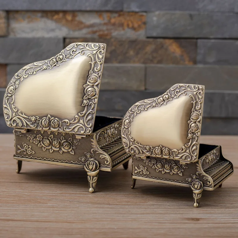 

European Style Piano Jewelry Box, Light Luxury Large Capacity Metal Organizer, Creative Desktop Storage for Necklaces Rings Gift