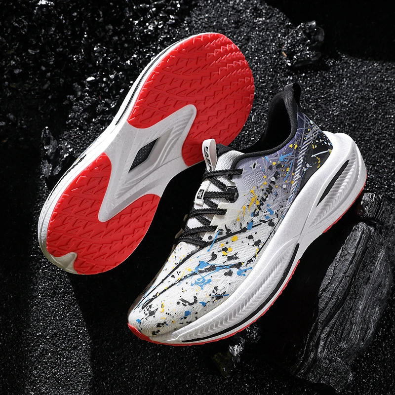 

New men's running shoes luminous couple popcorn racing rebound competitive sports shoes outdoor hiking shoes for men and women
