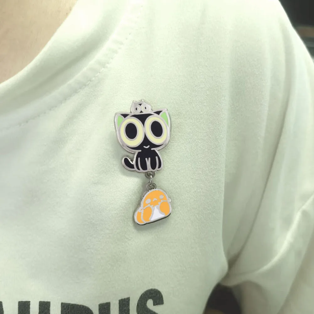 Niedliche Luo Xiaohei BiDiu Emaille-Pin, Schwarze Katze und Gelbes Küken Brosche, Cartoon-Anime-Charakter-Abzeichen für Rucksäcke, Kleidung, Geschenk für Fans – Detail 10