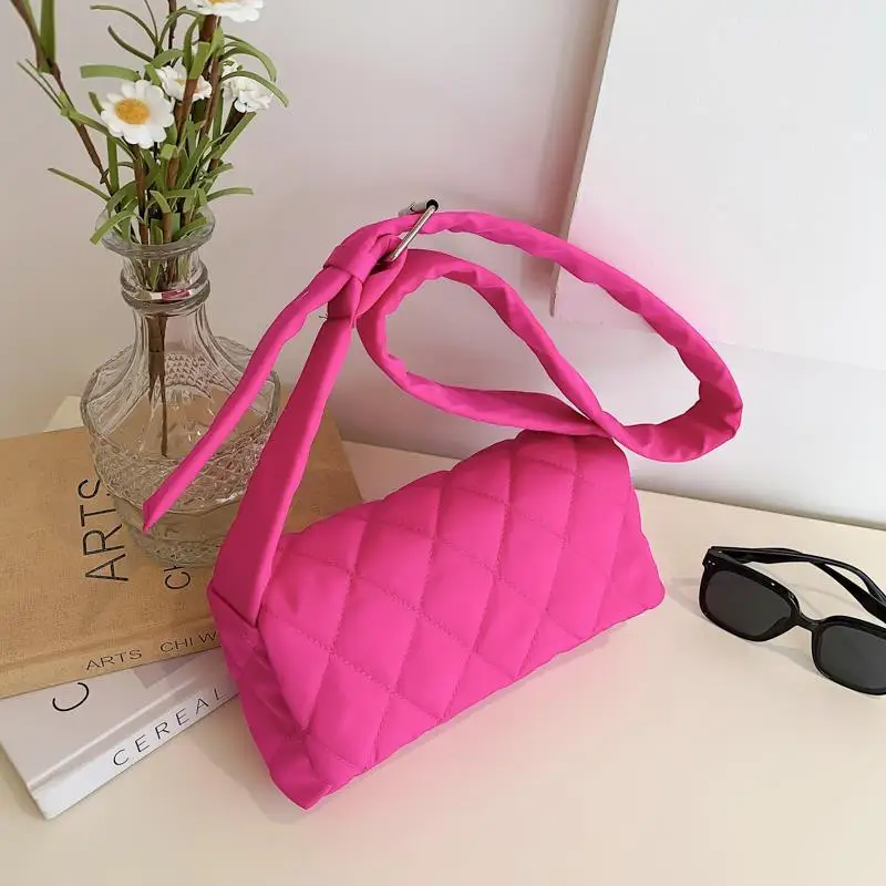 Bolso de hombro acolchado con solapa cuadrada de nailon para mujer, bolsa pequeña de algodón para compras, invierno, nueva moda