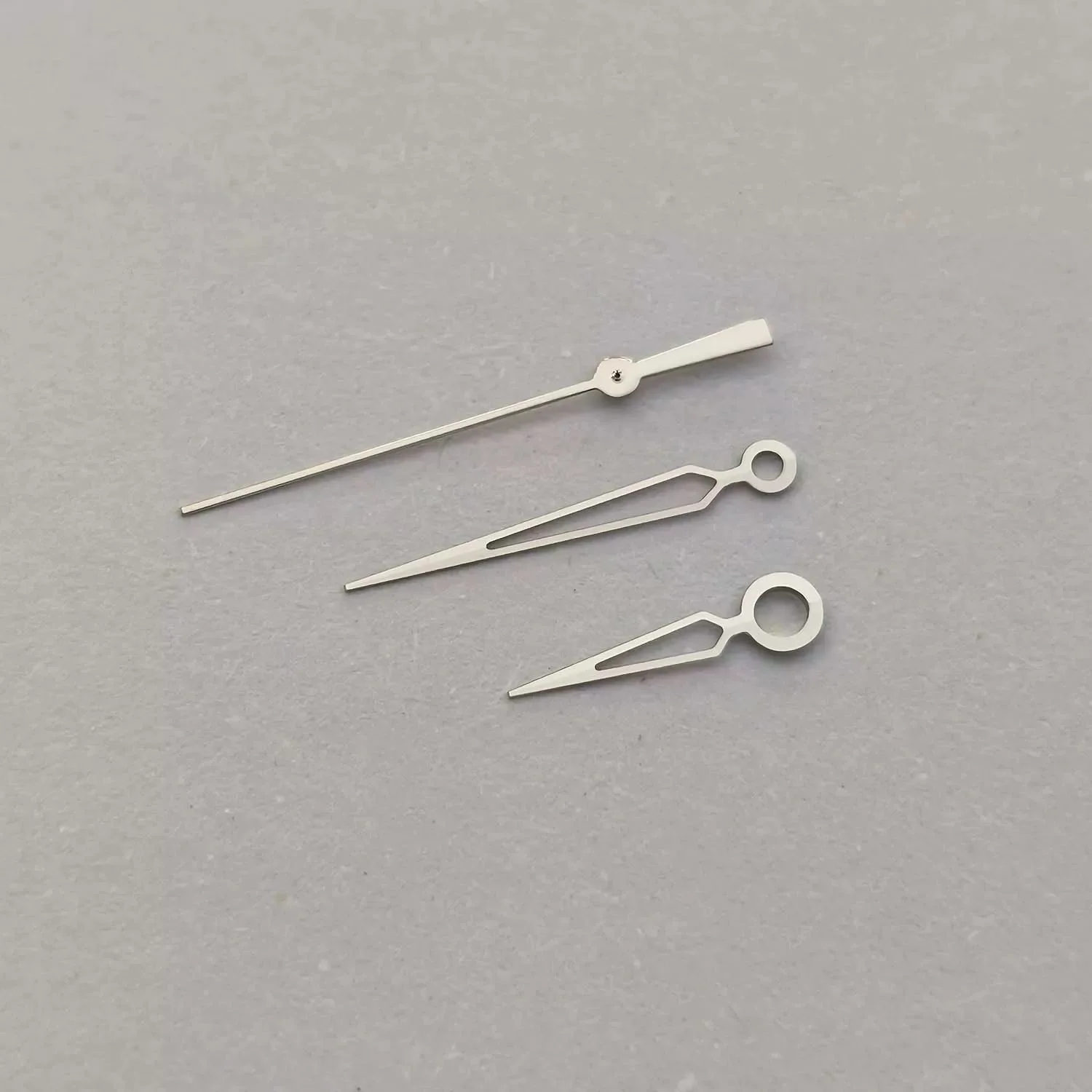 

Polished Hollow Watch Hands Non-Luminous Three-Hand Set Suitable for Installation in Japanese NH35/NH36/7S Movements Watch Parts