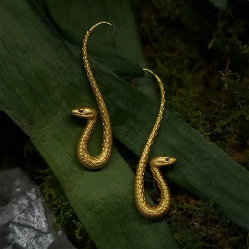 Punk Golden Color Vivid Snake Earrings Exaggerate Personality Fashion Animal Ear Hook Jewelry Women Gift