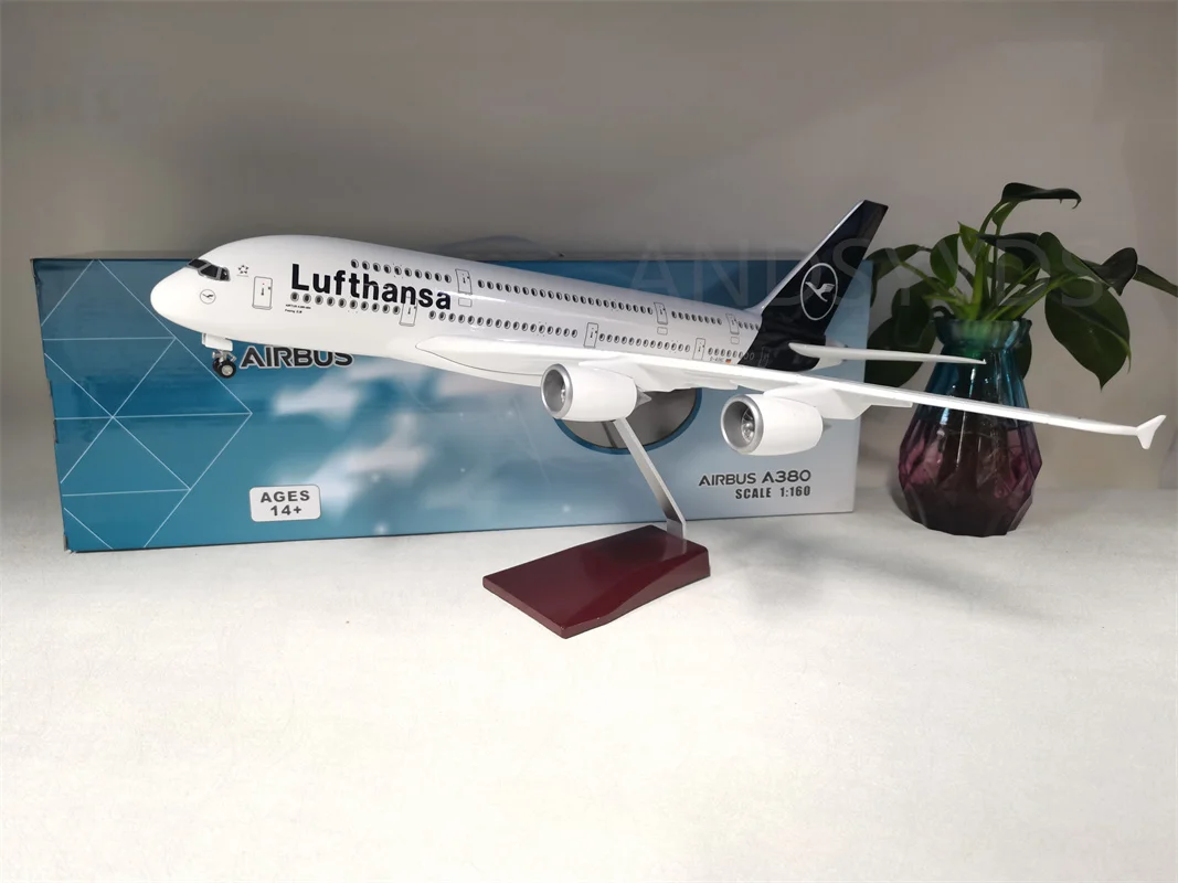 

Lufthansa B747 New 47cm 1/130 Scale Model Airplane Model Plane Metal Plane Die-cast Resin Plane Model with landing geal