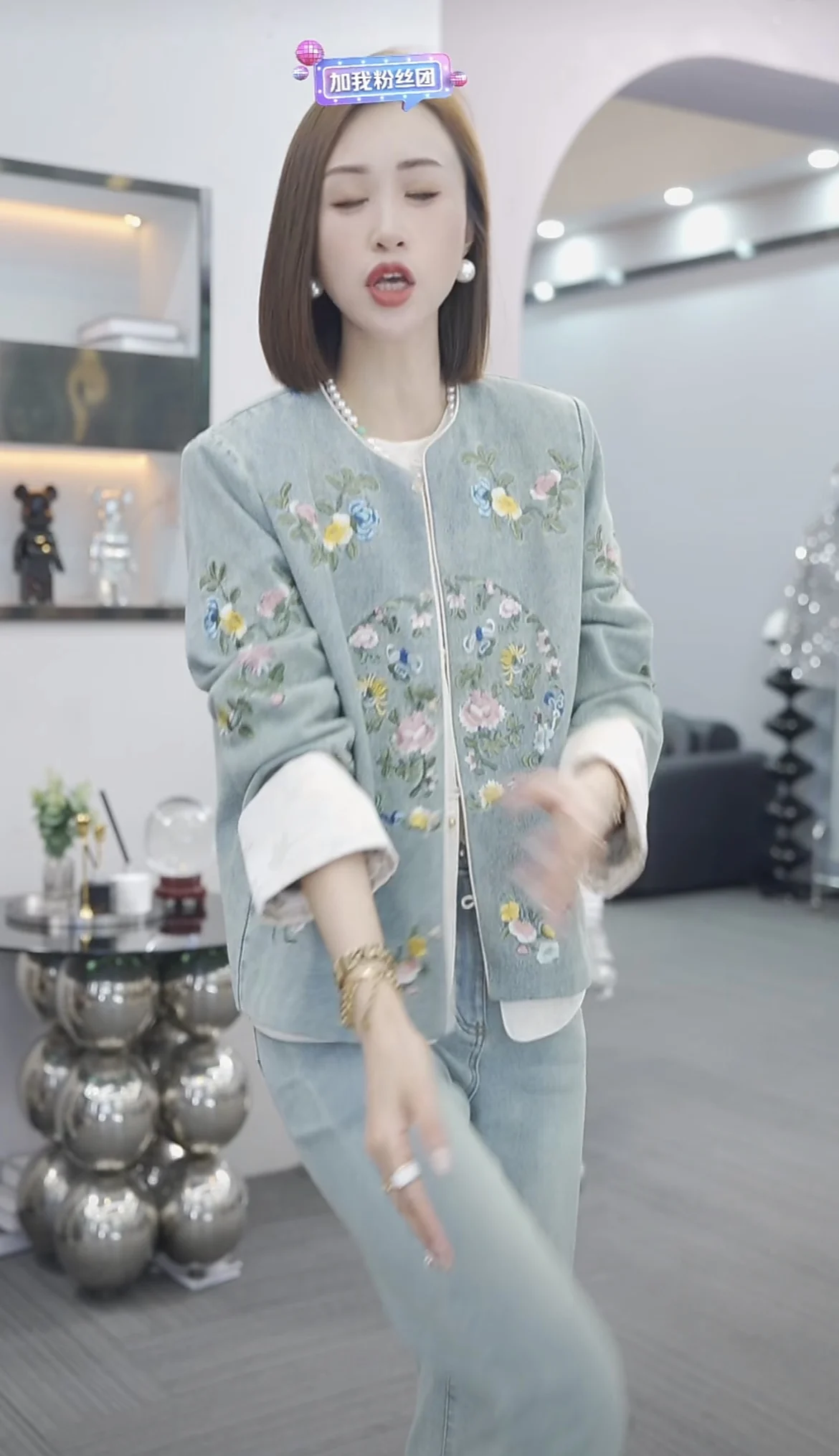 Spring 2024 New Chinese Style China-Chic Embroidery Denim Coat Print Long Sleeve Round Neck Short Top for women