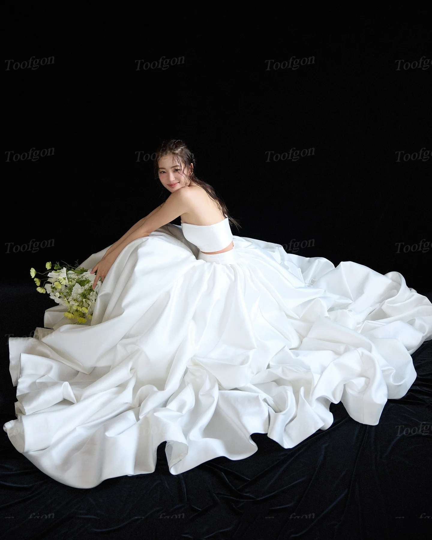 Toofgon 2 Pieces Soft Satin Korea Wedding Dresses Customized Bridal Gowns Short Sleeves Long Bride Party Wedding Photography