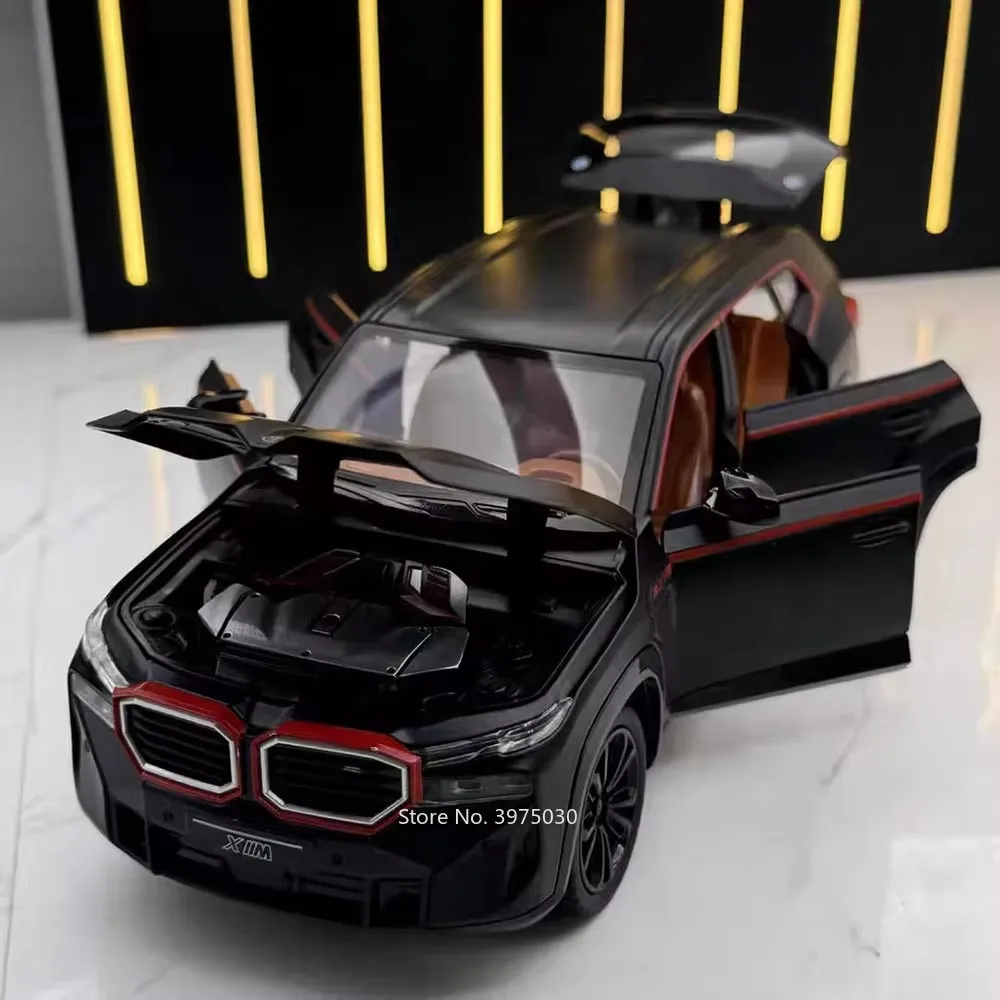 1:24 Schaal BMW XM Speelgoedauto's Modellen Legering Diecast 6 Deuren Geopend Miniatuur Voertuigen Trek Licht Muziek Auto voor Kinderen Geschenken