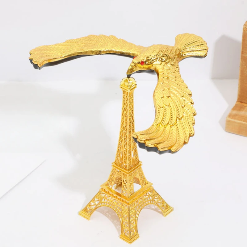 Ornamento sospeso Equilibrio antigravità Aquila Torre Eiffel Modello Artigianato in metallo Decorazione da scrivania Gadget tecnologici