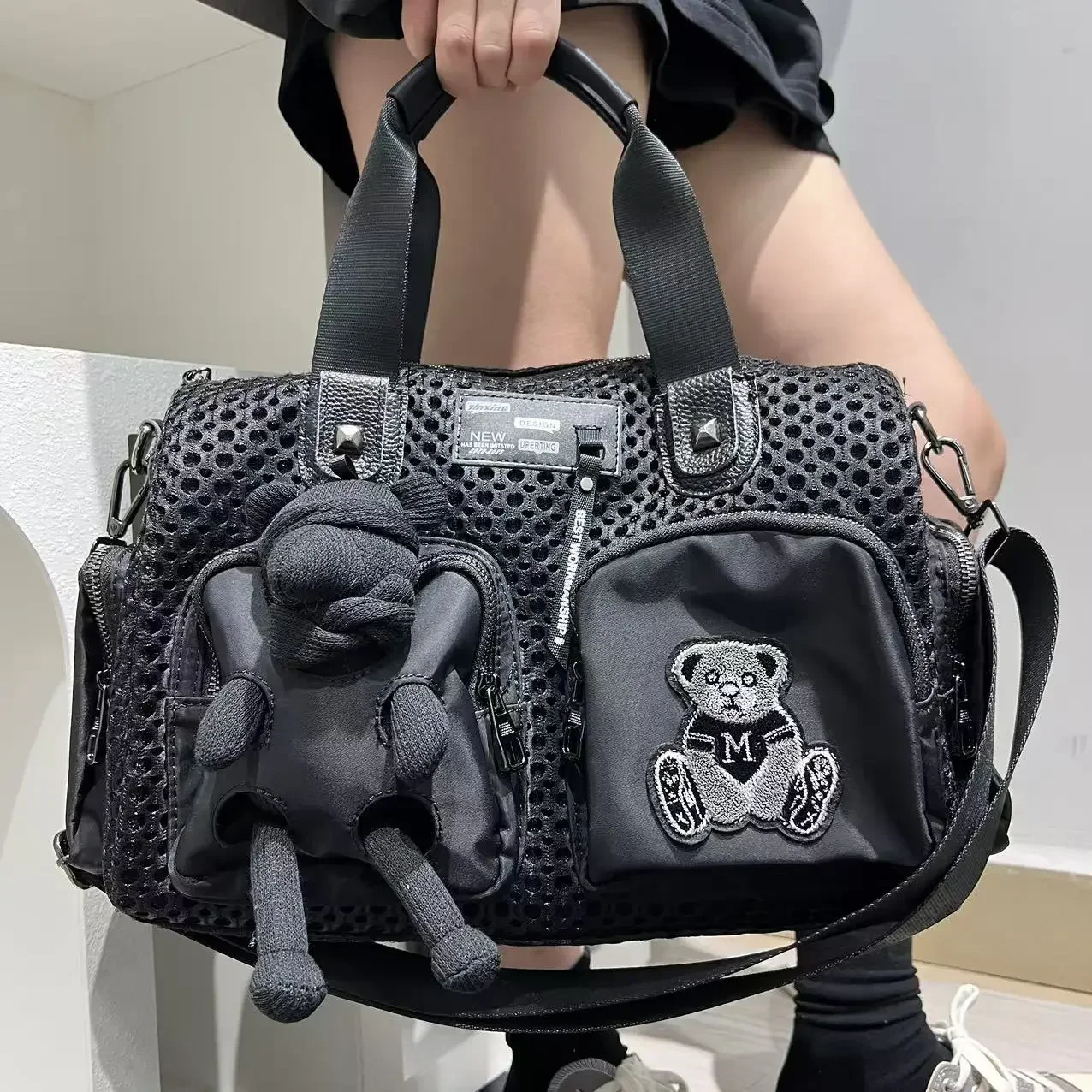 

Ladies' fashionable mesh splicing casual handbag with multiple pockets, teddy bear doll, single shoulder diagonal cross bag