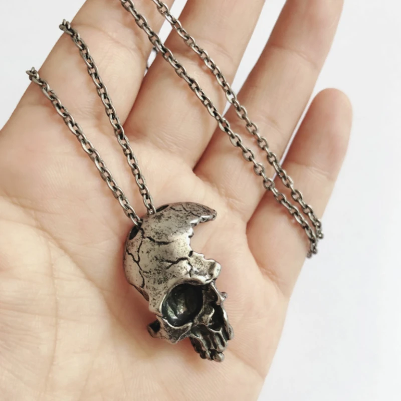 2021 Explosions Retro Half Skull Necklace Metal Skeleton Pendant Trendy Vintage Gothic Jewelry Choker Pendants Crow Necklaces