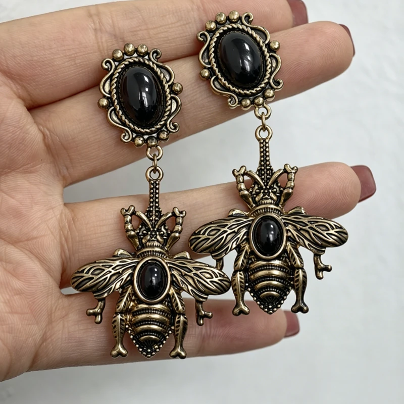 Fashion Jewelry Luxury Temperament Bee Earrings For Women Female Gifts Delicate Design Ear Accessories 2024 Trend New