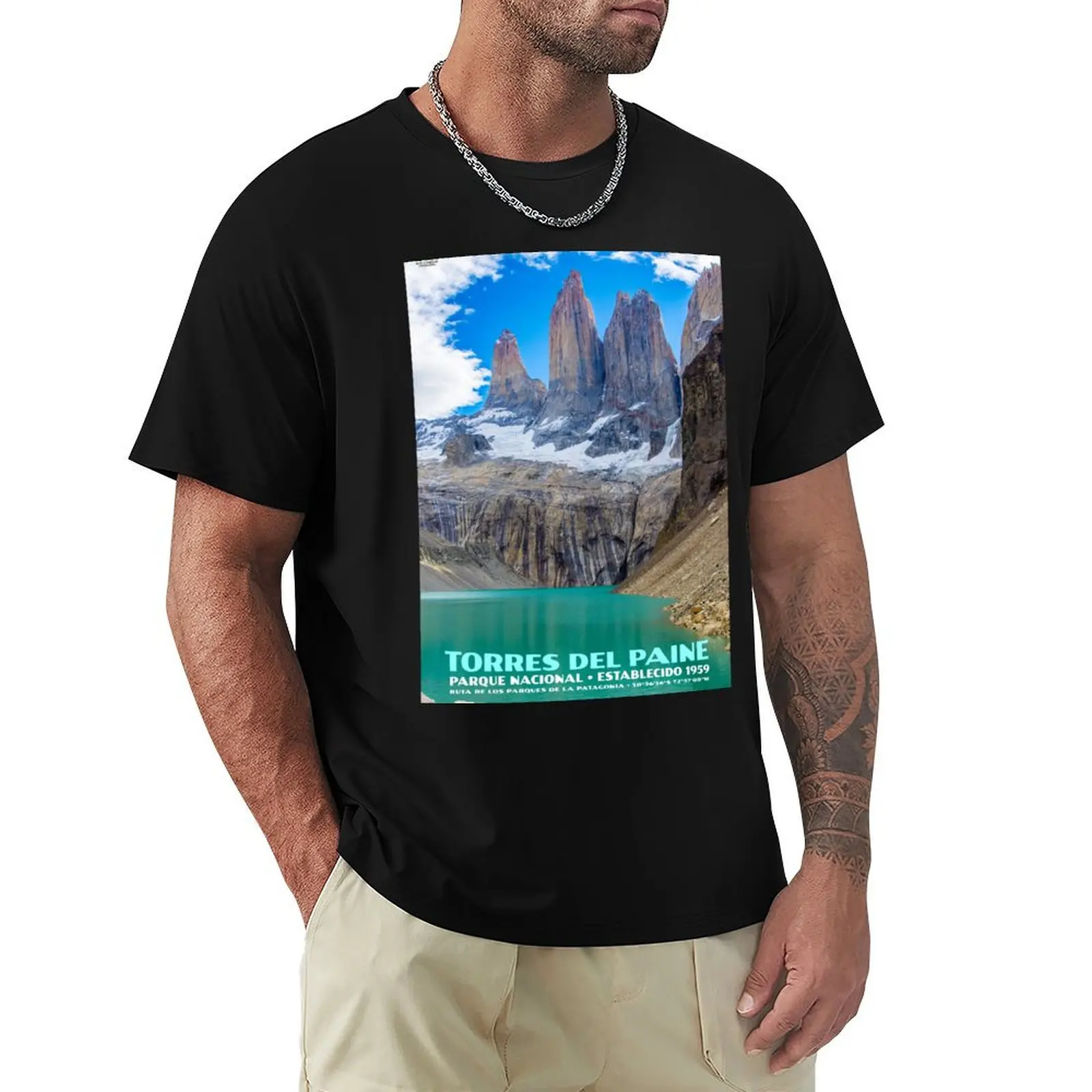 

Vintage-Style Torres del Paine Park Poster T-Shirt Cool Feeling Summer Tee Shirt
