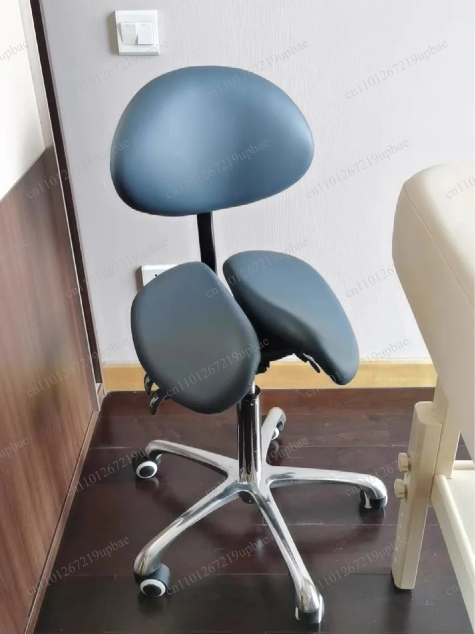 Ergonomic Split Saddle Stool Adjustable Swivel Lift Rotation Dental Chair Orthopedic Posture Stool for Salon