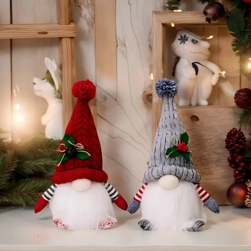 

Набор из 2 красных и серых фигурок гнома — прочные пластиковые рождественские и новогодние украшения