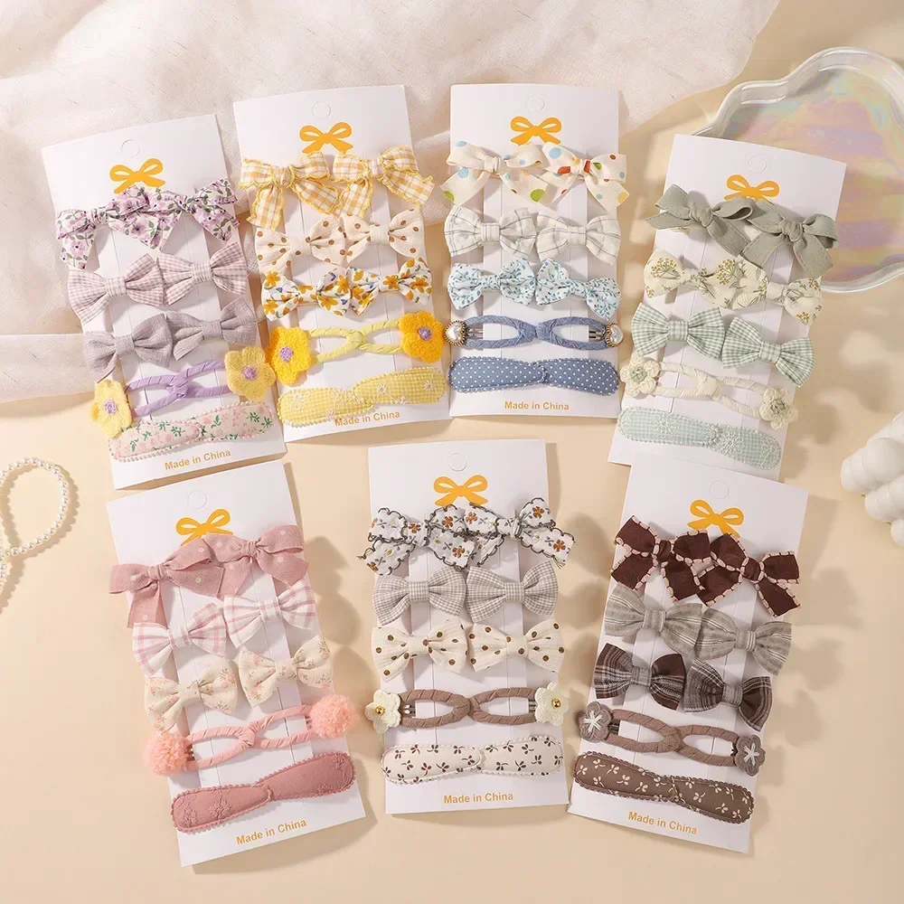 12-teiliges Set für Babymädchen: Mini-Haarspangen mit Aufdruck, Haarschmuck, Hübsche Schmetterling-Gänseblümchen-Haarklammern, Schleifen-Bänder, Kopfschmuck-Set