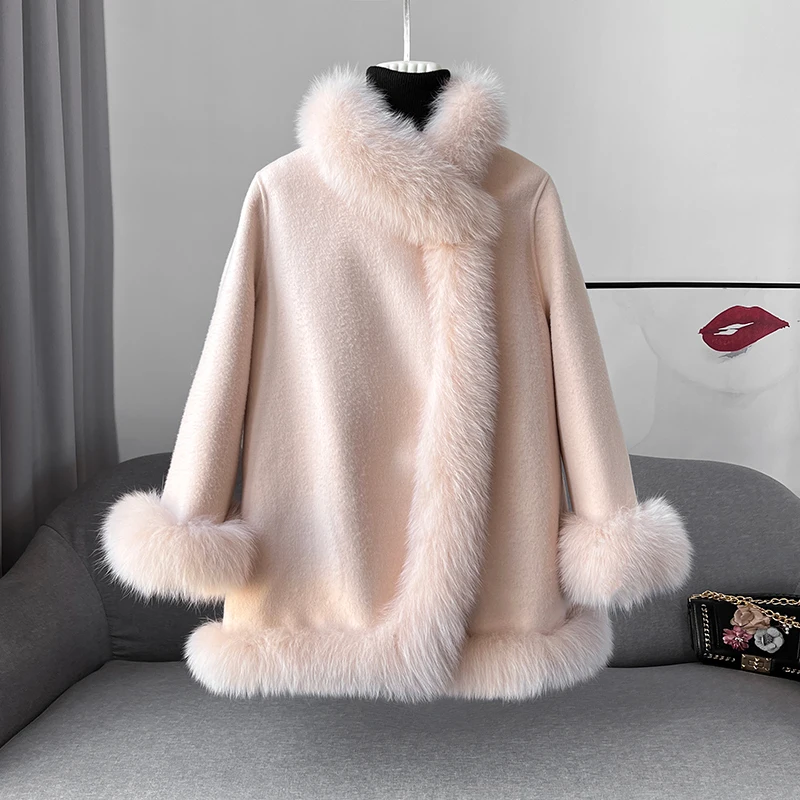 

2023 New Soft Faux Fur Cloak Coat Loose Batwing Cape Turn Down Collar Dress Smock Winter Women Knit Mantle Fashion Young Coat