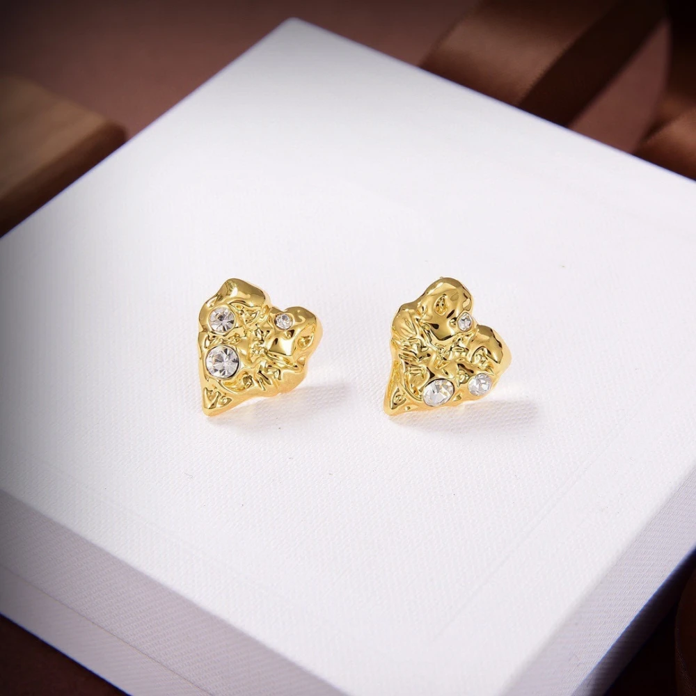 Gold Heart-Shaped Diamond Studded Earrings With Irregular And Irregular Design 2023 New Earrings