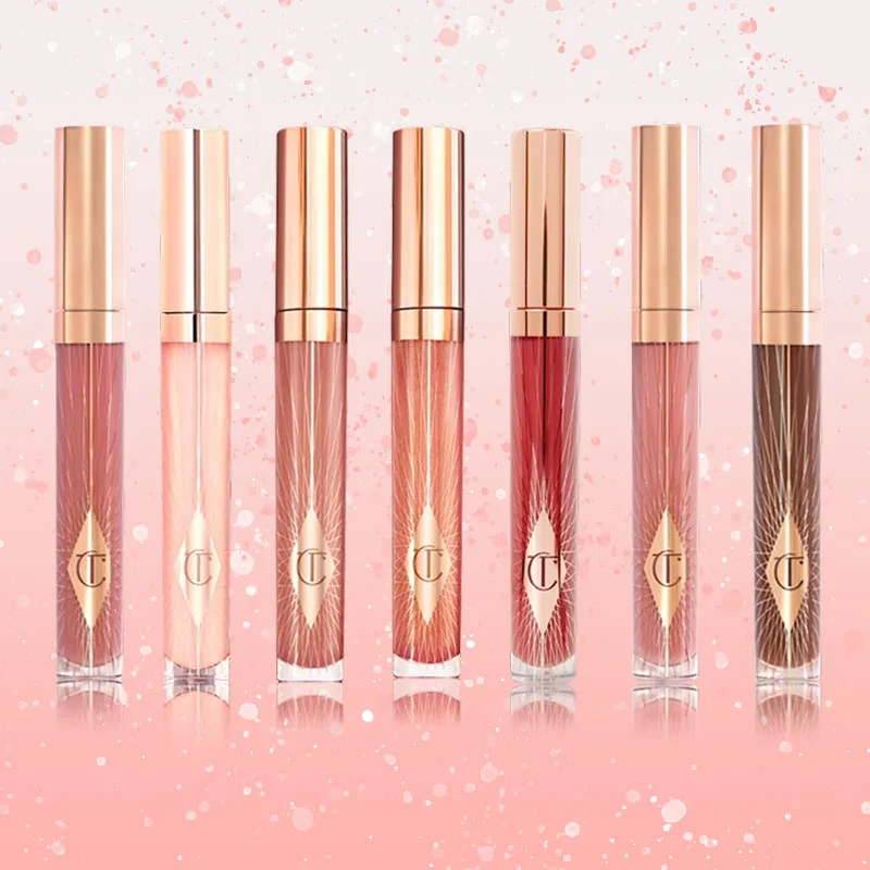 

Губная помада-блеск Charlotte Tilbury Pillow Talk с игривой кисточкой в форме сердца, зеркальным эффектом и легкой прозрачной текстурой для увлажнения.