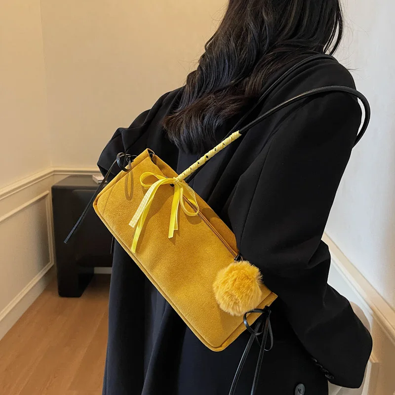 

Women's Small Faux Suede Armpit Bag 2025 Winter New Retro Underarm Shoulder Bag Luxury Designer Handbags and Purses