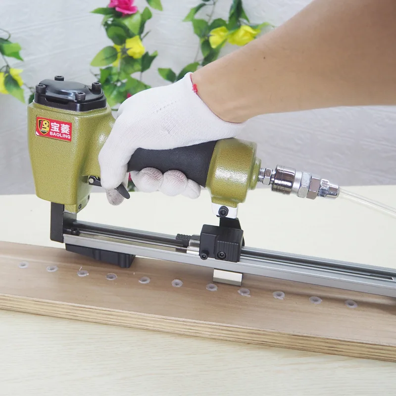 Board Furniture Three-in-One Connection Plastic Pre-Embedded Parts Air Gun Discount Pneumatic Glue Granule Pre-Embedded Nail Gun