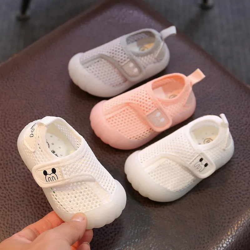 Children's Hollowed Out Fly Knit Anti Drop Baby Soft Sole Shoes for Toddlers Non-Slip Kid Summer Cartoon Cave Quick Drying Shoes