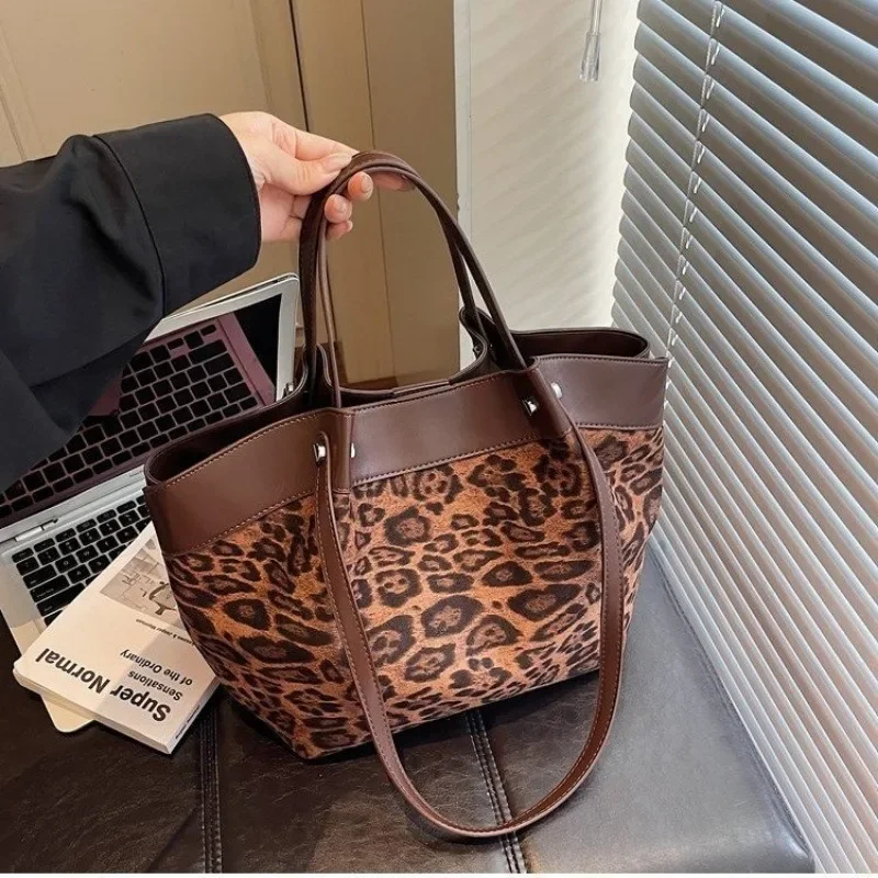 

Unique Practical Diaper Bag Crossbody One Shoulder Parenting Daily Work Exquisite Fashionable Chic Sophisticated Organized