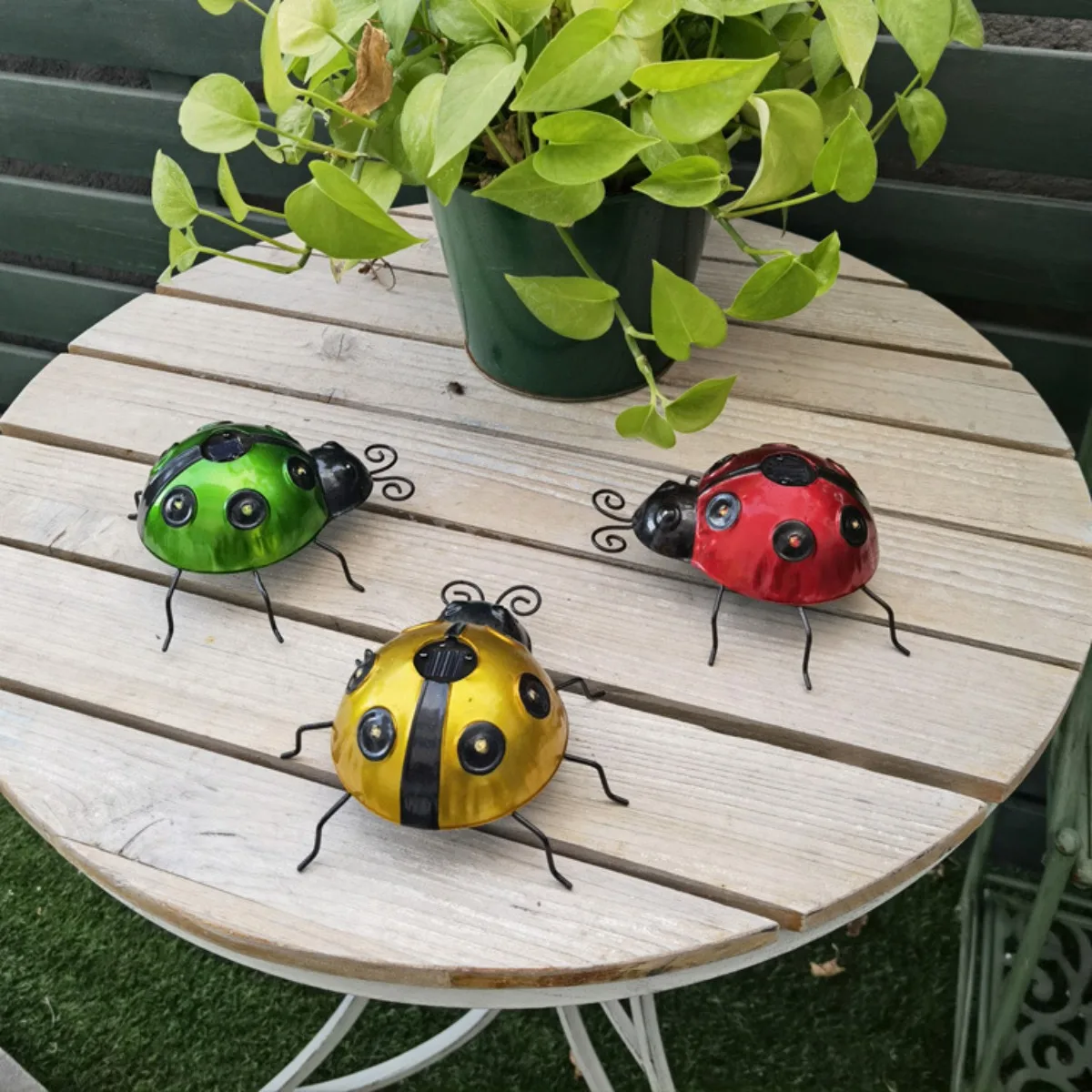 New Solar Iron Art Ladybug Creative Simulation Insect Metal Craft Hanging Decoration Outdoor Courtyard Decoration