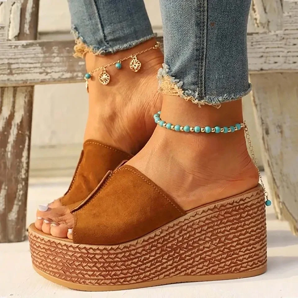 صندل بنعل إسفيني بني للنساء ، أحذية للعطلات ، شبشب بكعب سميك ، نعل سميك مانع للانزلاق ، جديد