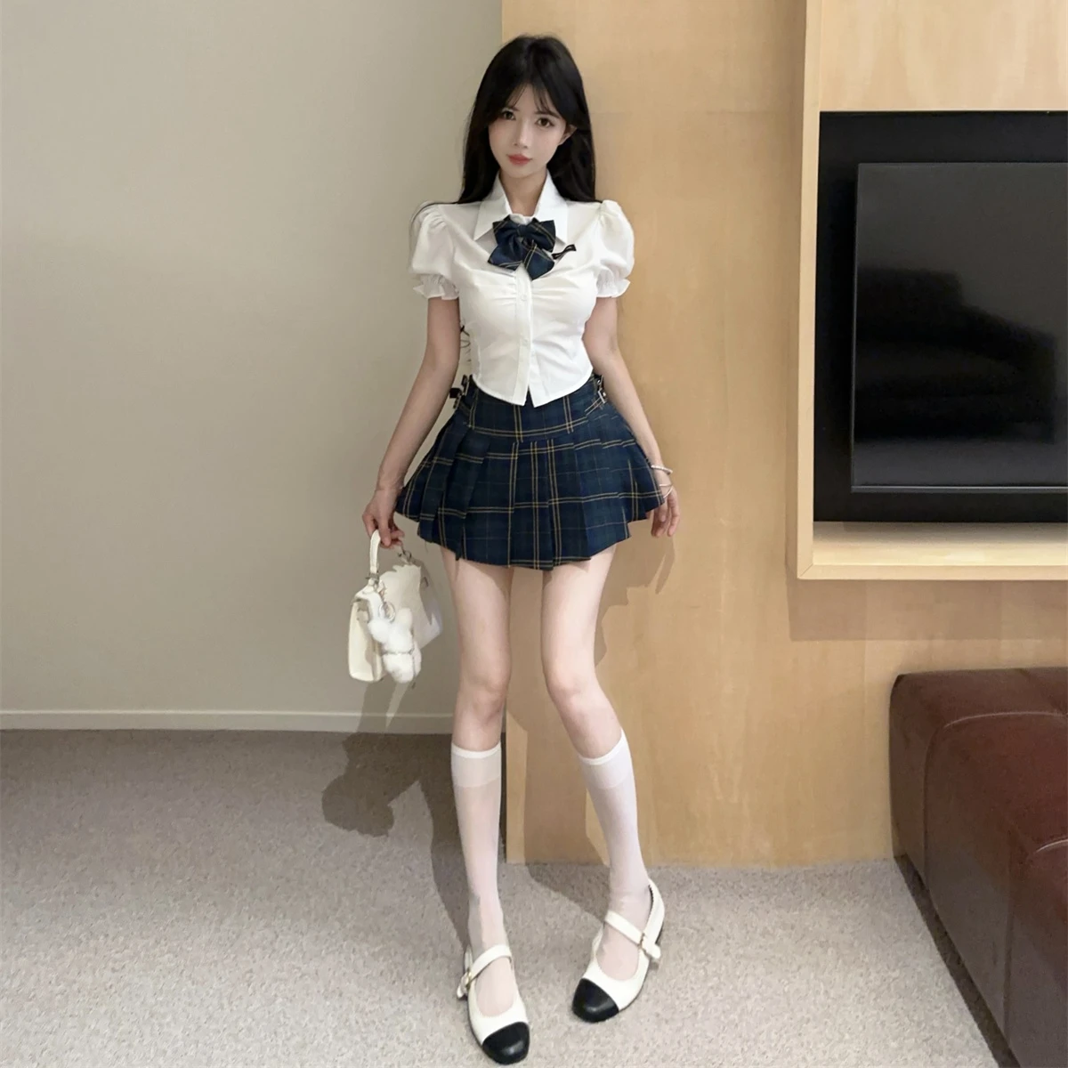 Sweet ort Sve orm Set with Bow Tie Plaid Pleated High Waist Slimming Skirt for Summer College Sle JK Outfit
