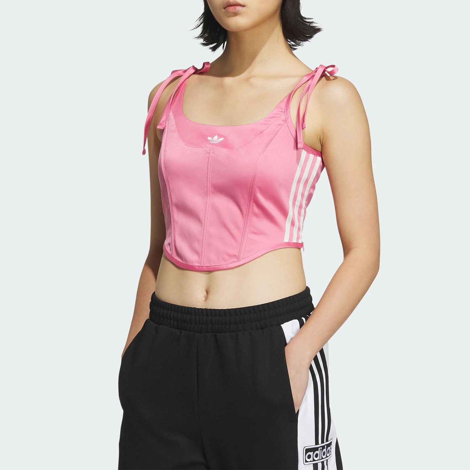 

Женская короткая спортивная майка Adidas Originals в стиле ретро JE3484