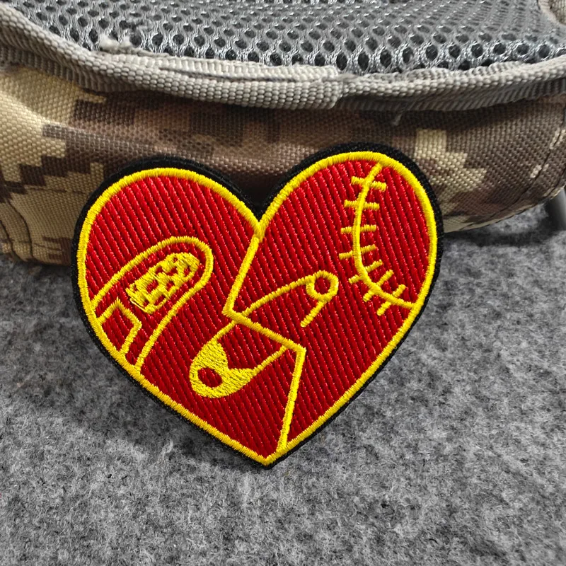 2026 Neuer taktischer bestickter Aufnäher, „Broken Heart“ Moral-Abzeichen, für Kleidung, Hüte, Rucksäcke, taktische Ausrüstung, Klettverschluss