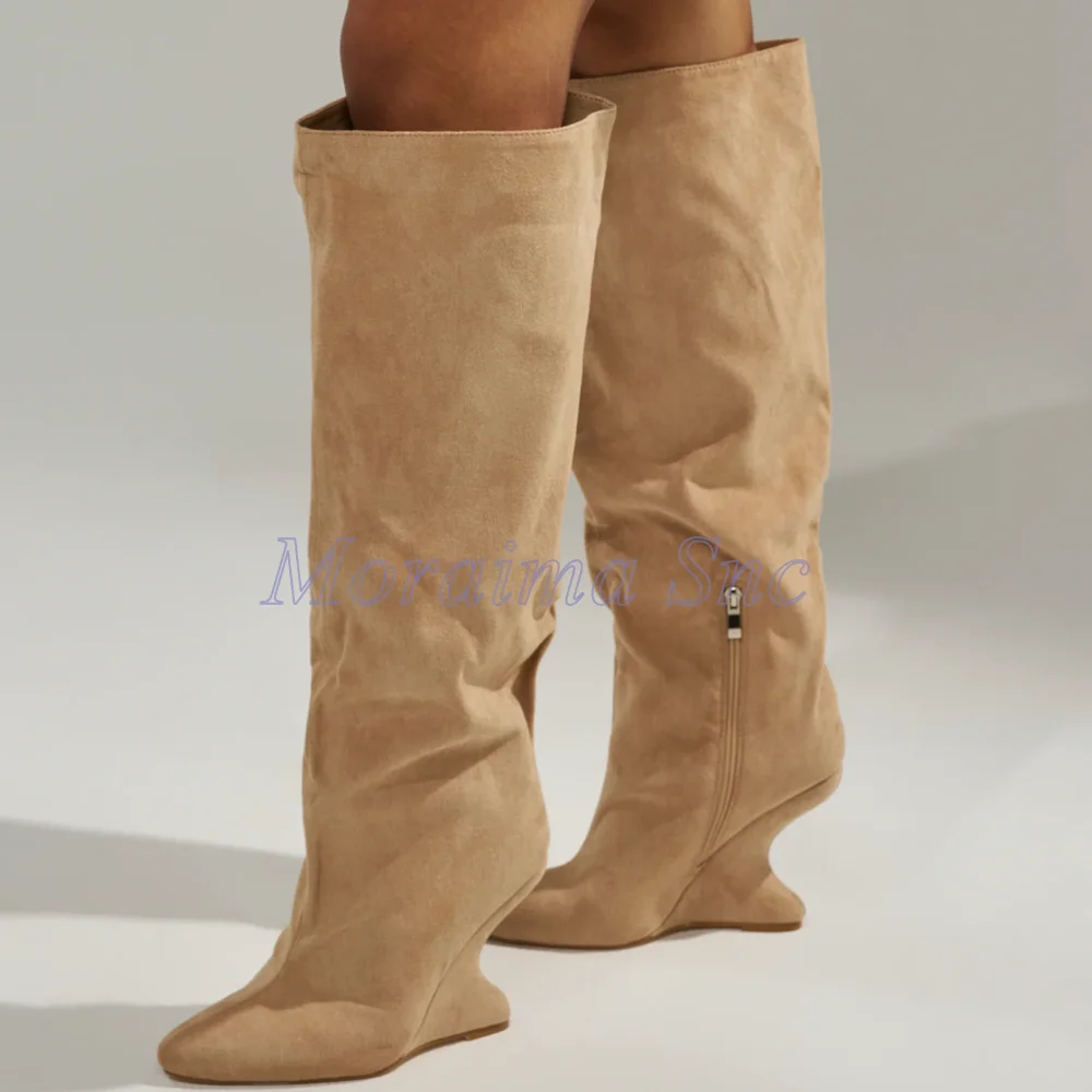 Nuevas Botas Altas de Gamuza Color Albaricoque para Mujer, con Punta Puntiaguda, Tacón de Cuña Escultural, Cierre Interior con Cremallera, Calzado Único