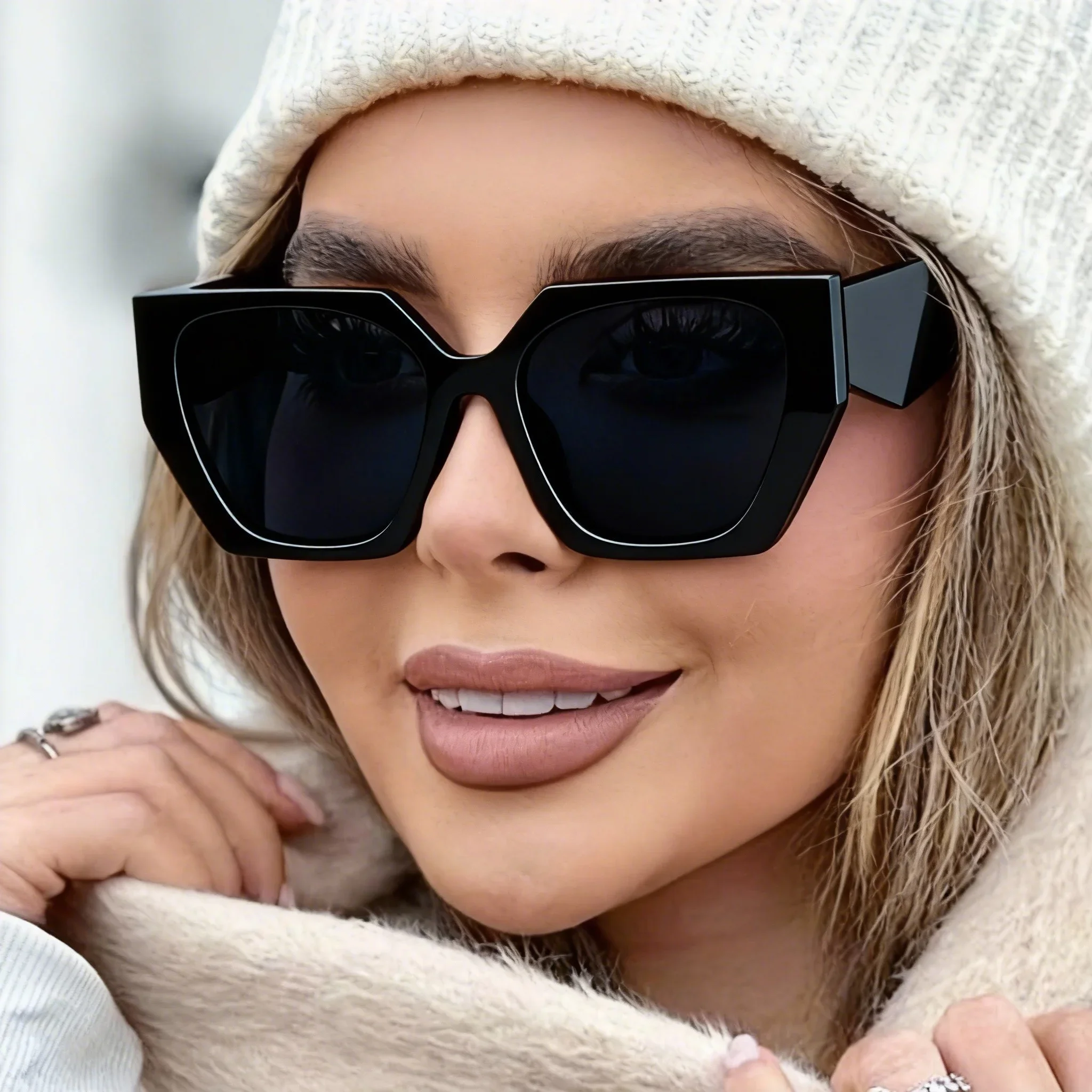 Outdoor Big Frame Square Sunglasses Women Men Beautiful Cool Sun Glasses Mirror Black Colors Designer Brand Fashion