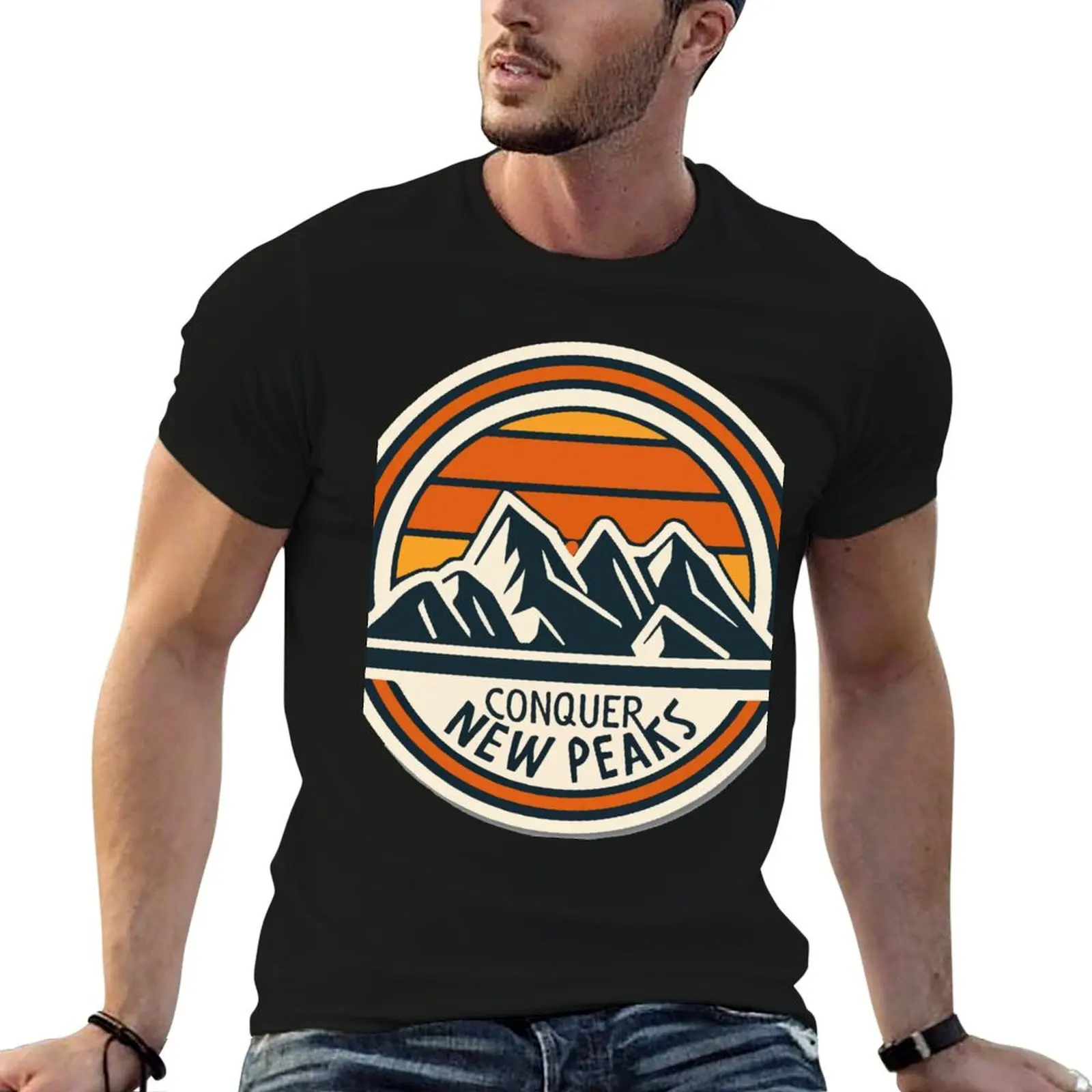 Conquer New Peaks - T-shirt d'aventure en montagne, t-shirt athlétique à manches courtes, coupe ajustée