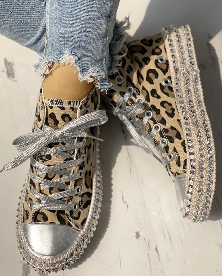 Leopard Print Studded Decor Eyelet Lace-up Sneakers