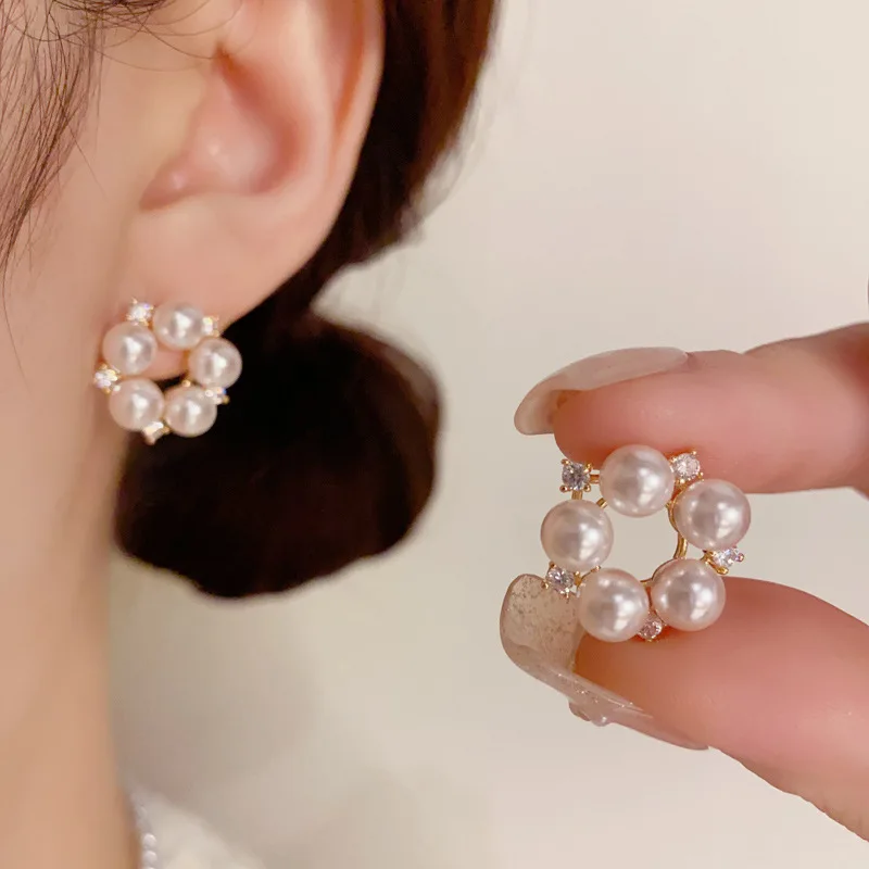 New Pearls Stud Earrings for Women Imitation Pearl Crystal Beads Shiny Sweet Women's Small Earrings Korean Fashion Ear Jewelry