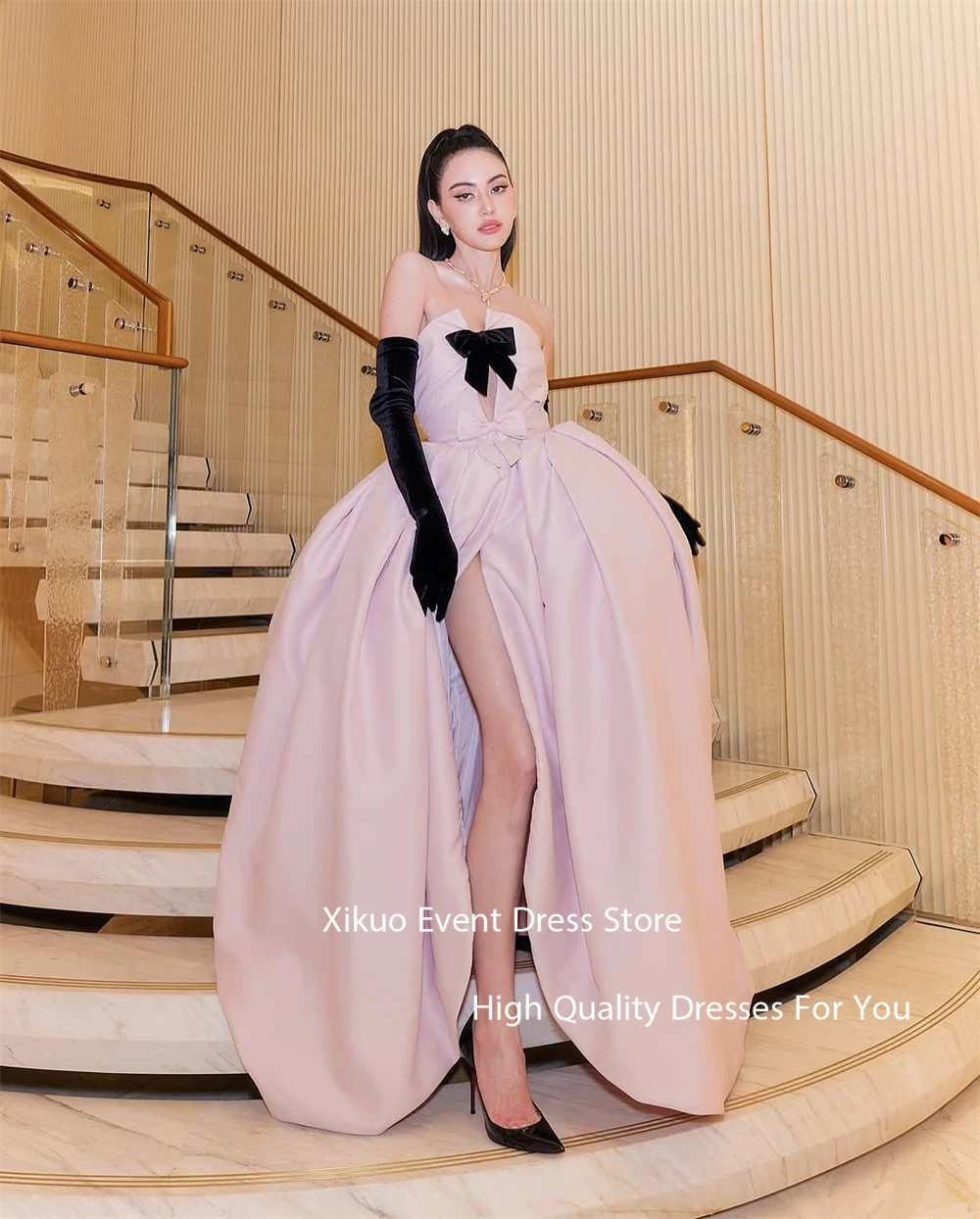 Xikuo-vestidos de noche elegantes de satén rosa, bata con abertura lateral alta, vestido de cóctel sin tirantes con lazo para mujer, vestido para fiesta de graduación personalizado