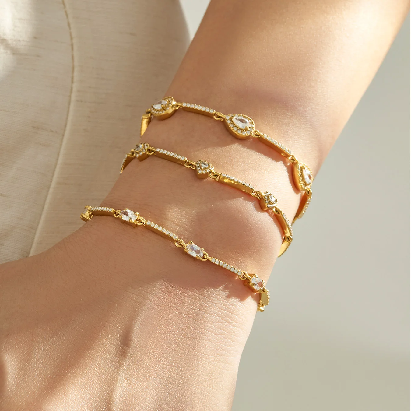 Funkelndes CZ-Armband, Edelstahl-Kettenarmband, quadratisches Herz-Tropfen-Zirkon-Armband, 18k vergoldete Armbänder für Damen – Detail 4