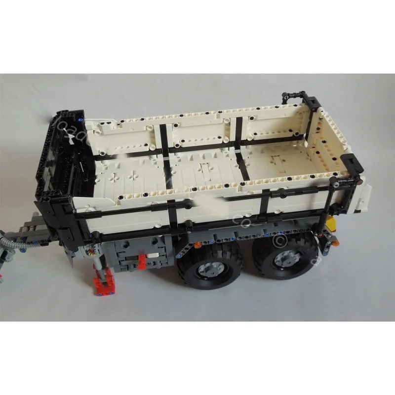 

MOC-32588 Classic New Cargo Dump Trailer White Building Block Model 1608 Parts Boys' and Children's Birthday Christmas Toy Gift