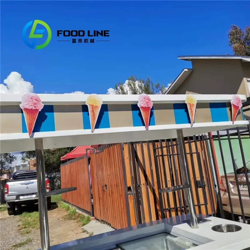 WholesaleCustomized Italian Mobile Push Popsicle Showcase Freezer Street Ice Cream Vending Cart