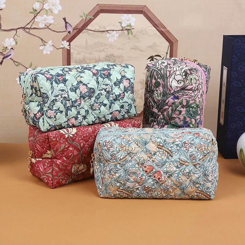 

Cross-Border French Flower Cosmetic Bag Large Capacity Good-looking Cotton Quilted Storage Bag Convenient Travel Bag