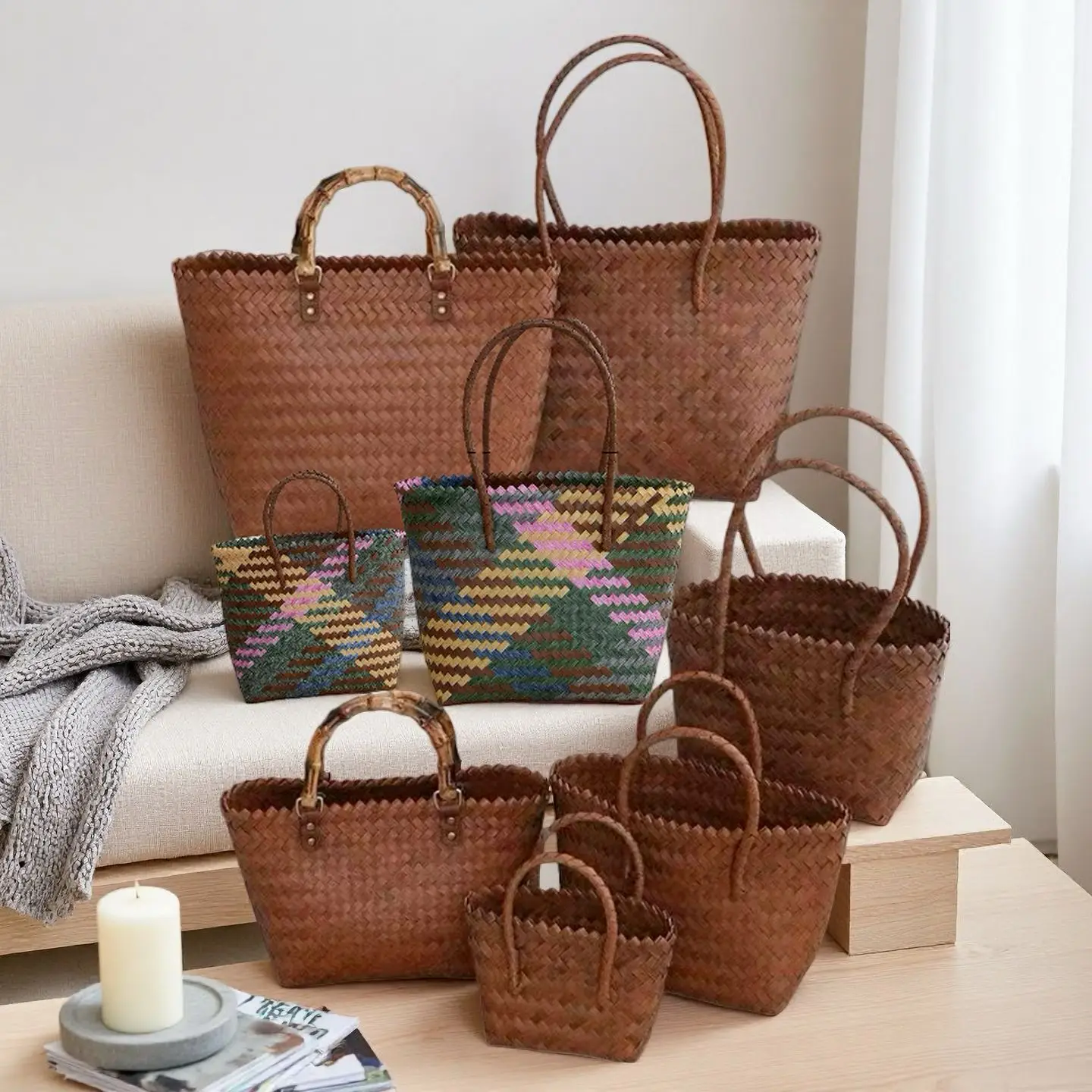 Handgewebte Stroh-Tragetaschen in Verschiedenen Größen Natürliche Geflochtene Korbtasche Handtasche mit Bambusgriffen für Frauen Bohemian Strand- & Alltagsgebrauch