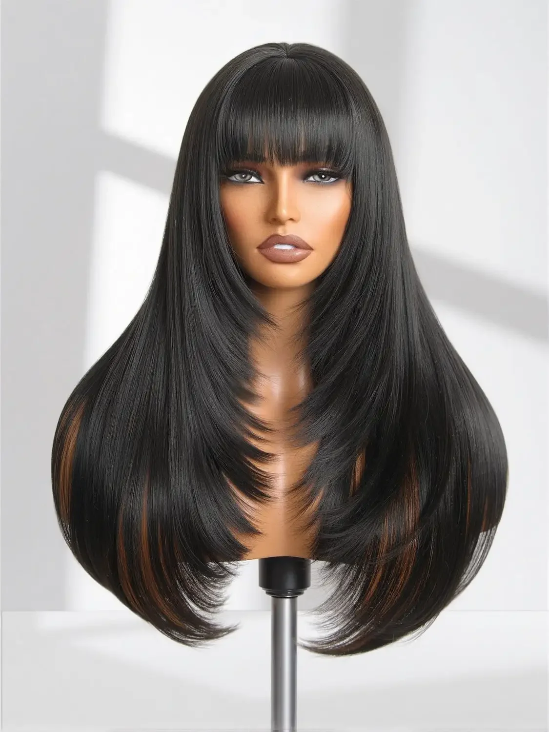 

24-Inch Long Layered Straight Wig With Bangs, Ombre Golden Color, Heatproof Synthetic Material, Natural Layered Look, Suitable For Daily Wear, Parties, Cosplay And More