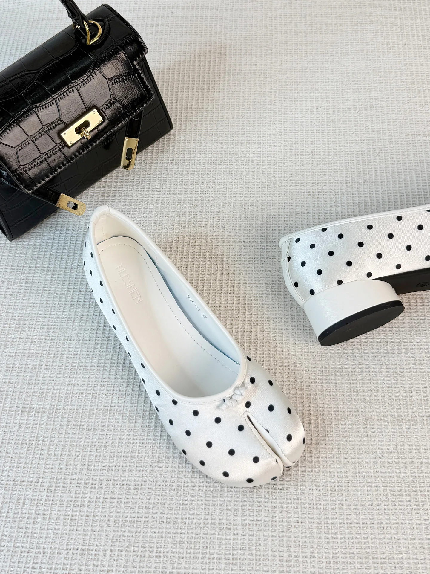 retro-polka-dot-genuine-leather-split-toe-women's-slip-on-versatile-low-cut-single-shoes-thick-heel-silk-ballet-flats