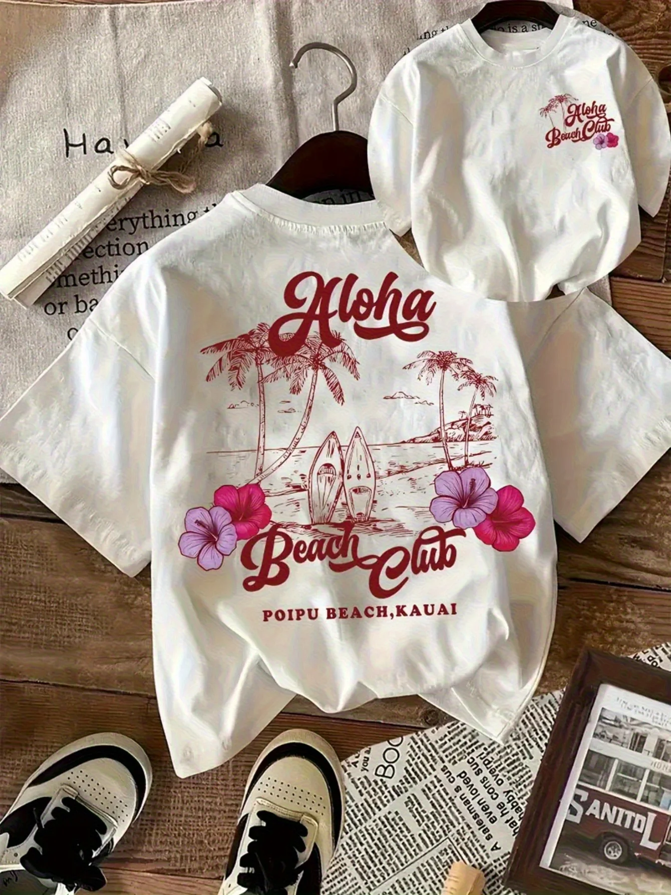 Verão à beira-mar prancha de surf e carta impressão camiseta de manga curta estilo casual e versátil adequado para mulheres usarem no verão