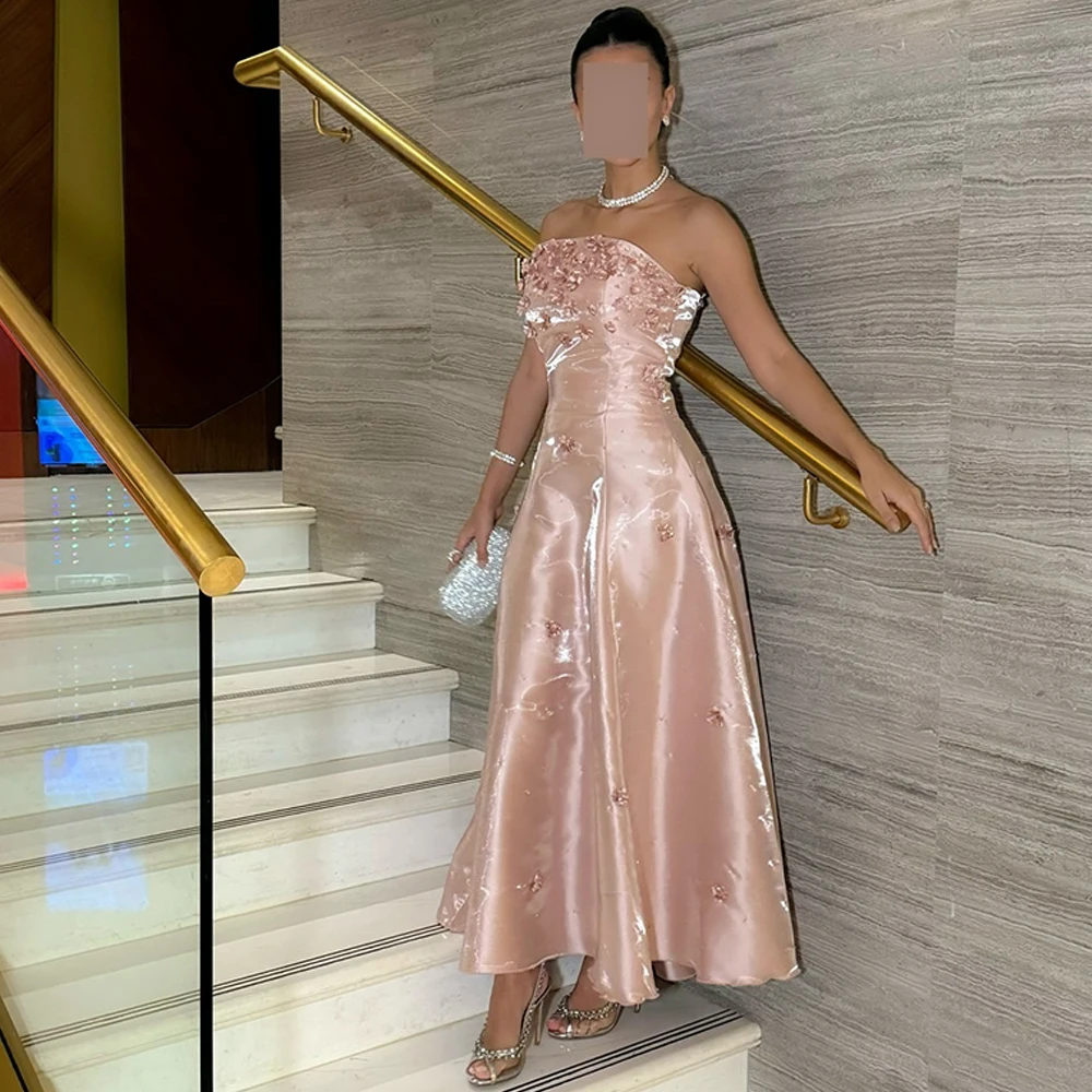 Sparkly Pink Satin Evening Dress Customized Strapless Sleeveless Homecoming Dresses Charming Flowers Zipper Back Celebrity Gowns