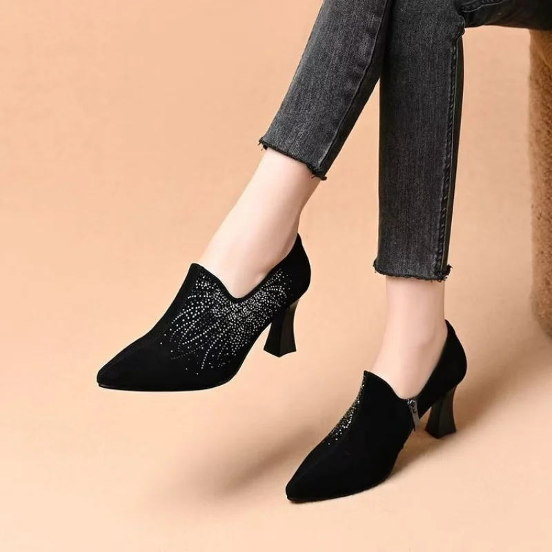 

Women's Velvet Pointed Toe Pumps Rhinestone Evening Dress Shoes Chunky Heel Comfortable Wedding Office Work Shoes Elegant Black