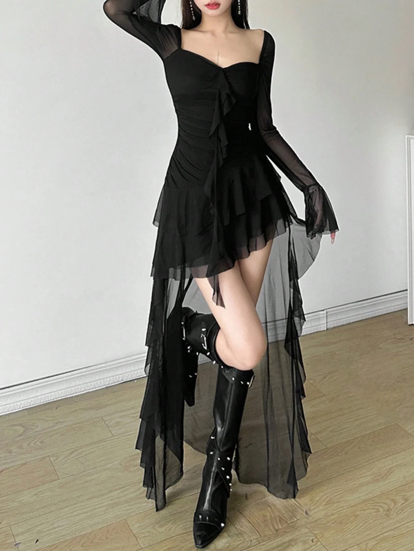 

Черное однотонное платье с квадратным вырезом, длинными рукавами и сетчатыми вставками, асимметричный подол, для вечеринок и повседневной носки