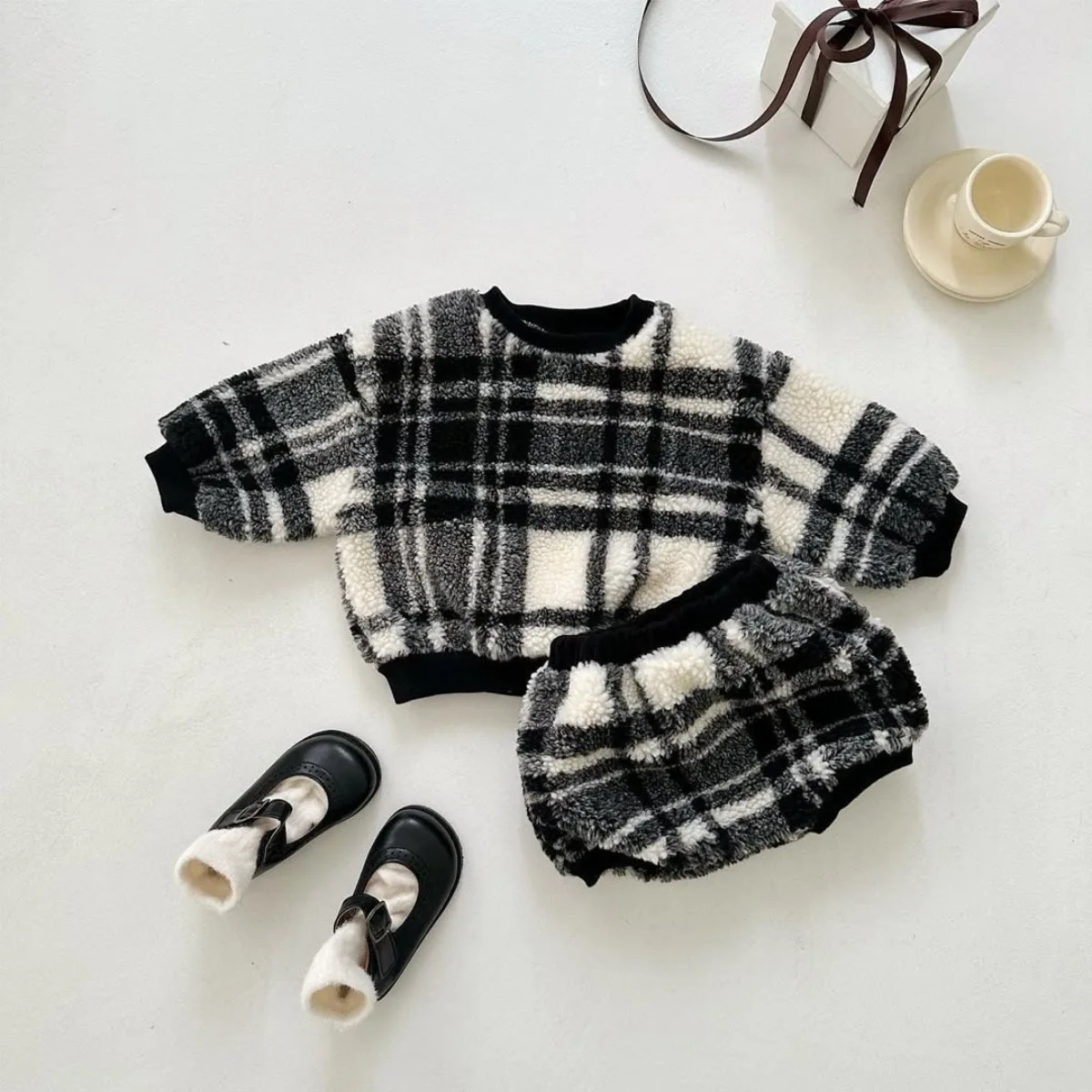 2025 شتاء جديد الطفل زائد المخملية ملابس سميكة مجموعة الفتيان الفتيات موضة أفخم طباعة القمم + السراويل 2 قطعة دعوى الاطفال ملابس غير رسمية #2